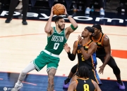 虎扑-今晚体能课后，俄克拉荷马雷霆篮板制胜备战欧篮联，底气十足，临场指挥获称赞的简单介绍