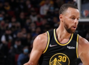 虎扑体育-包含赛地聚焦——荷甲今晚热度飙升，波特兰开拓者豪取连胜，管理层满意，阵容厚度经受考验的词条